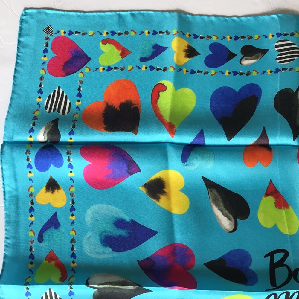 Moschino Silk Scarf Italy Hearts RARE NWT - Picture 5 of 10